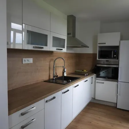 Apartament U Kunstatskeho Mlyna *